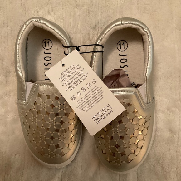 Josiny girls sparkle shoes.     0185 - Picture 2 of 3